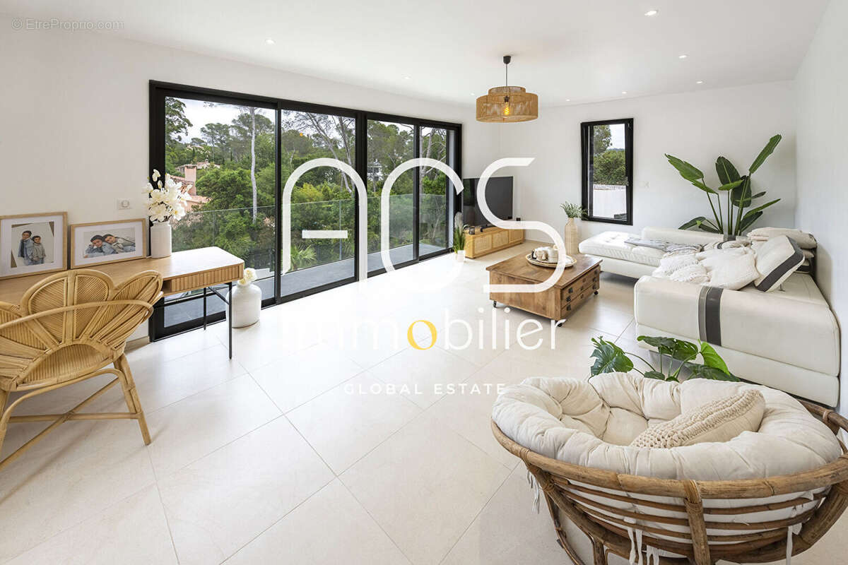 Vente Villa contemporaine d'exception 7 pièces Saint-Raphaël - photo 9