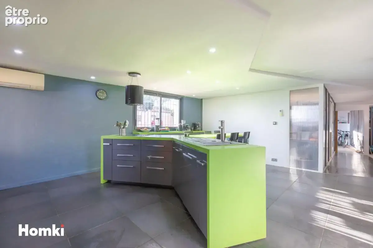 Appartement T5 de 151 m² à Fréjus 83370, Avenue de la Corniche d'Azur - photo 3