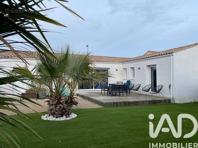 Photo 4 - Maison à CHAMPAGNE-LES-MARAIS