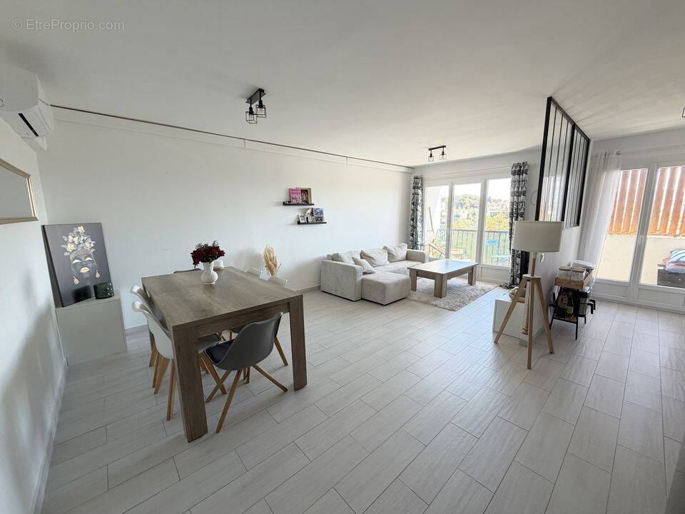 Appartement T3 a vendre - balcon - piscine - climatisation - - Appartement à MARSEILLE-13E