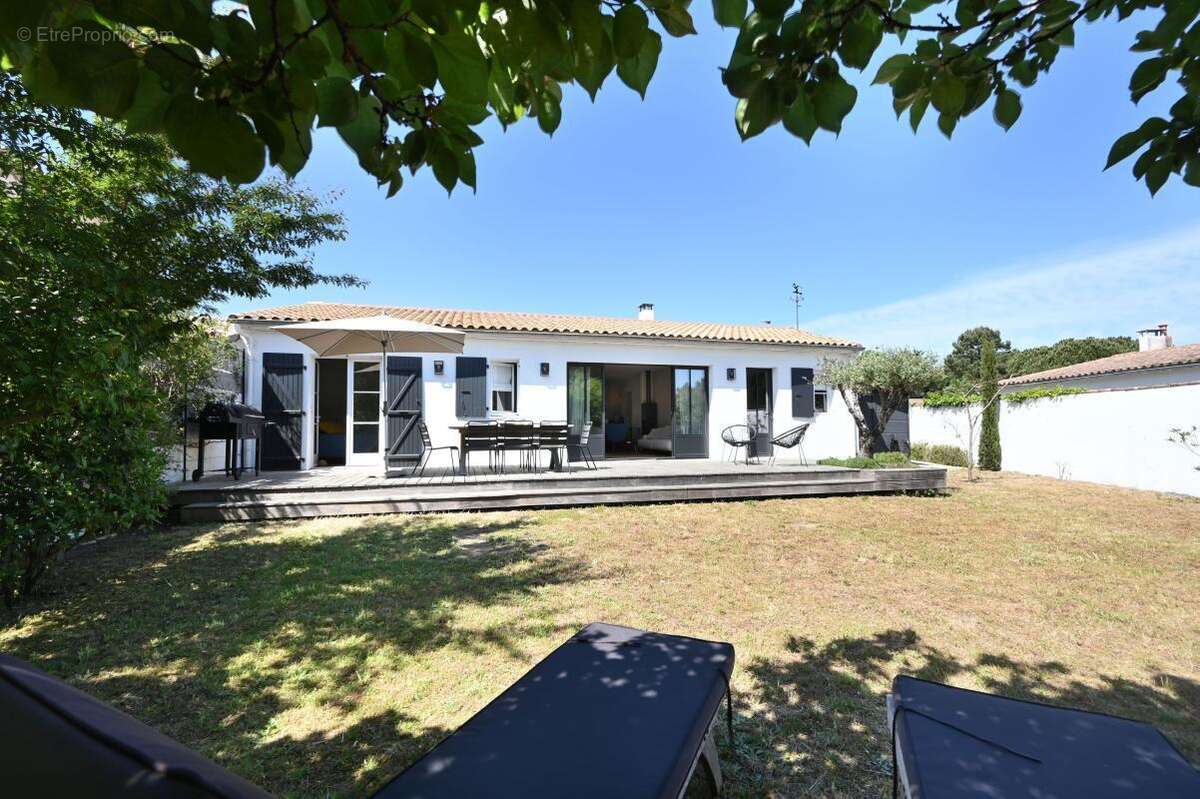 Maison à LES PORTES-EN-RE