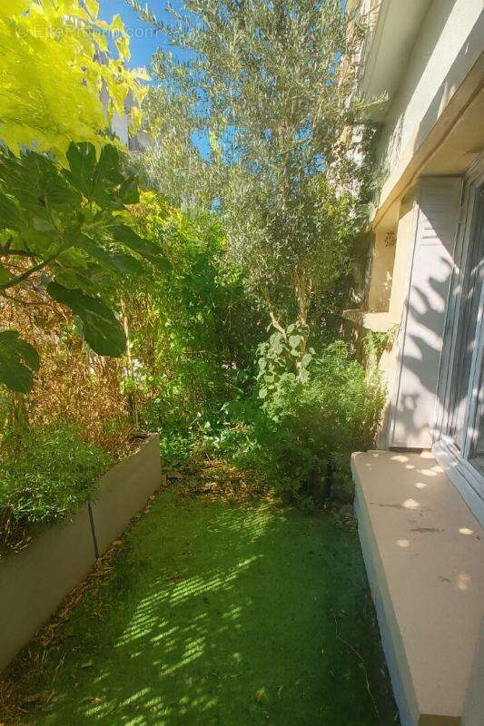 Appartement à LES LILAS