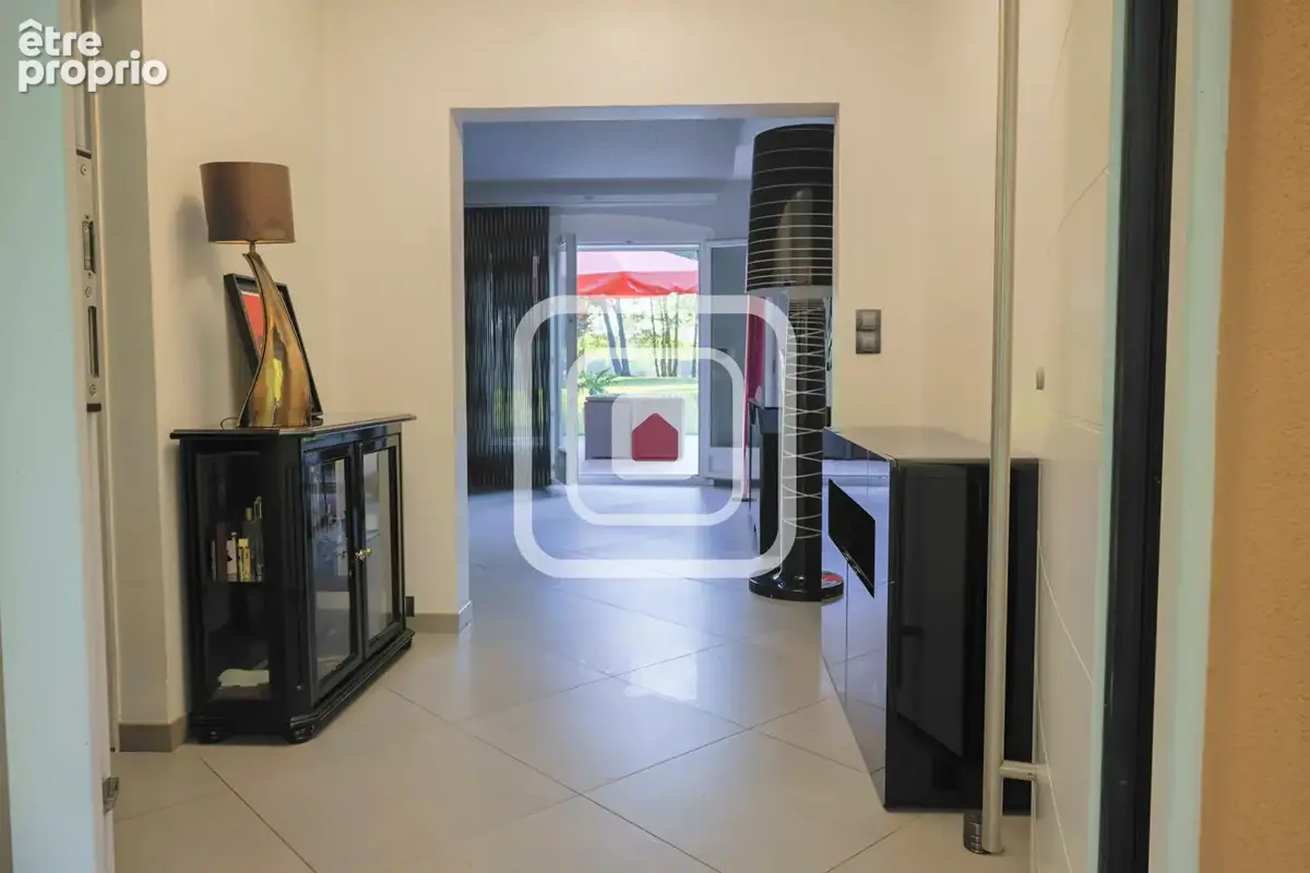 Maison de prestige cadre exceptionnel au bord d'un étang a 25 minutes de reims - photo 7