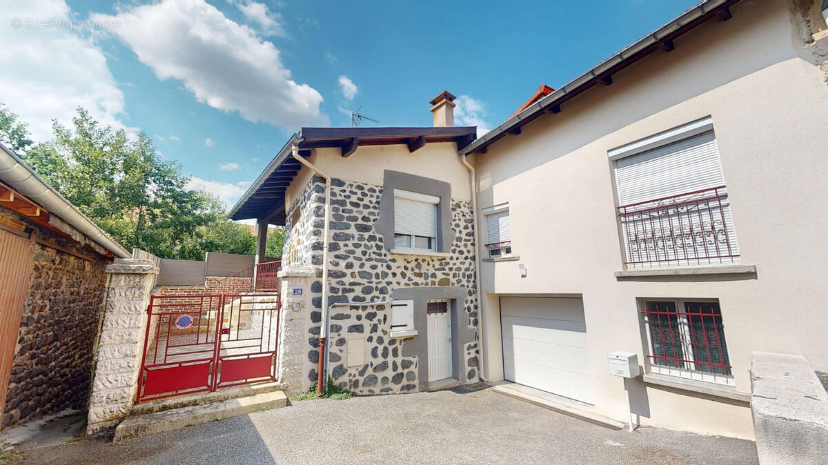 Maison à VALS-PRES-LE-PUY
