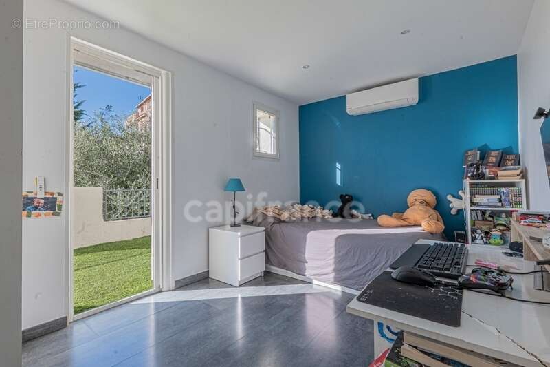 Maison à SAINT-LAURENT-DU-VAR