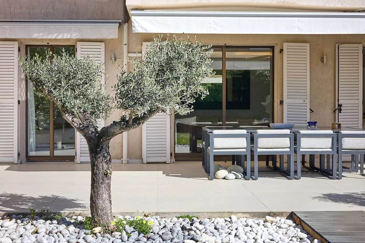 Appartement à VILLENEUVE-LOUBET
