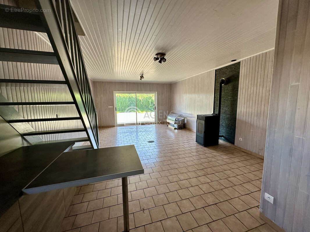 Bien atypique avec habitation et bâtiment agricole sur 2,07 hectares   PREUSEVILLE - photo 5