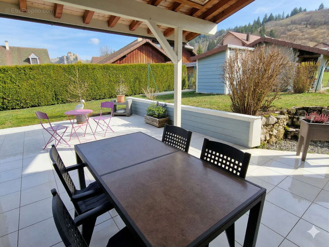 Maison à LA CLUSE-ET-MIJOUX
