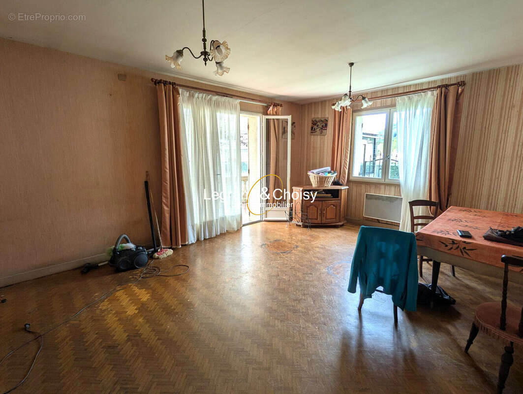 Maison à COLAYRAC-SAINT-CIRQ