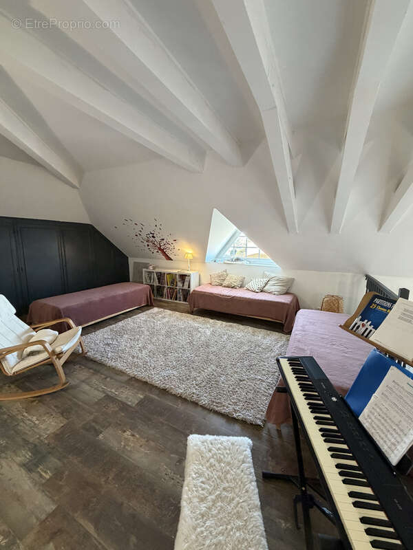 Maison à MONTROND-LES-BAINS