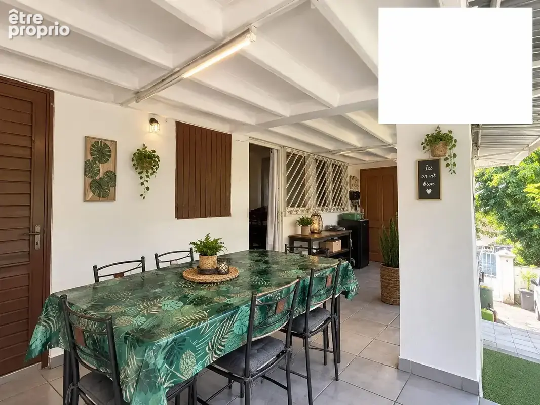 Maison 5 pièces 120 m² à vendre à Saint-Denis (97400) - photo 2