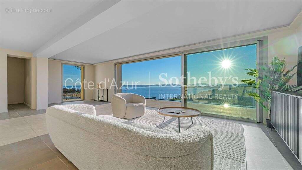 Maison à LES ISSAMBRES