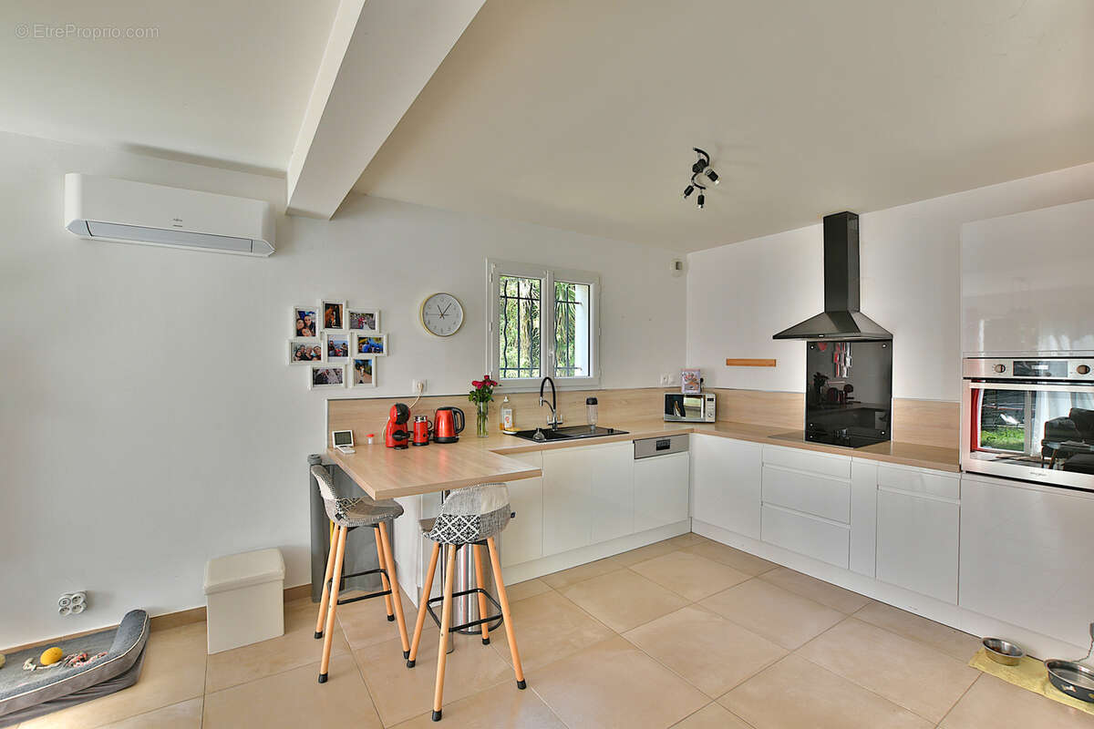Maison à SOLLIES-PONT