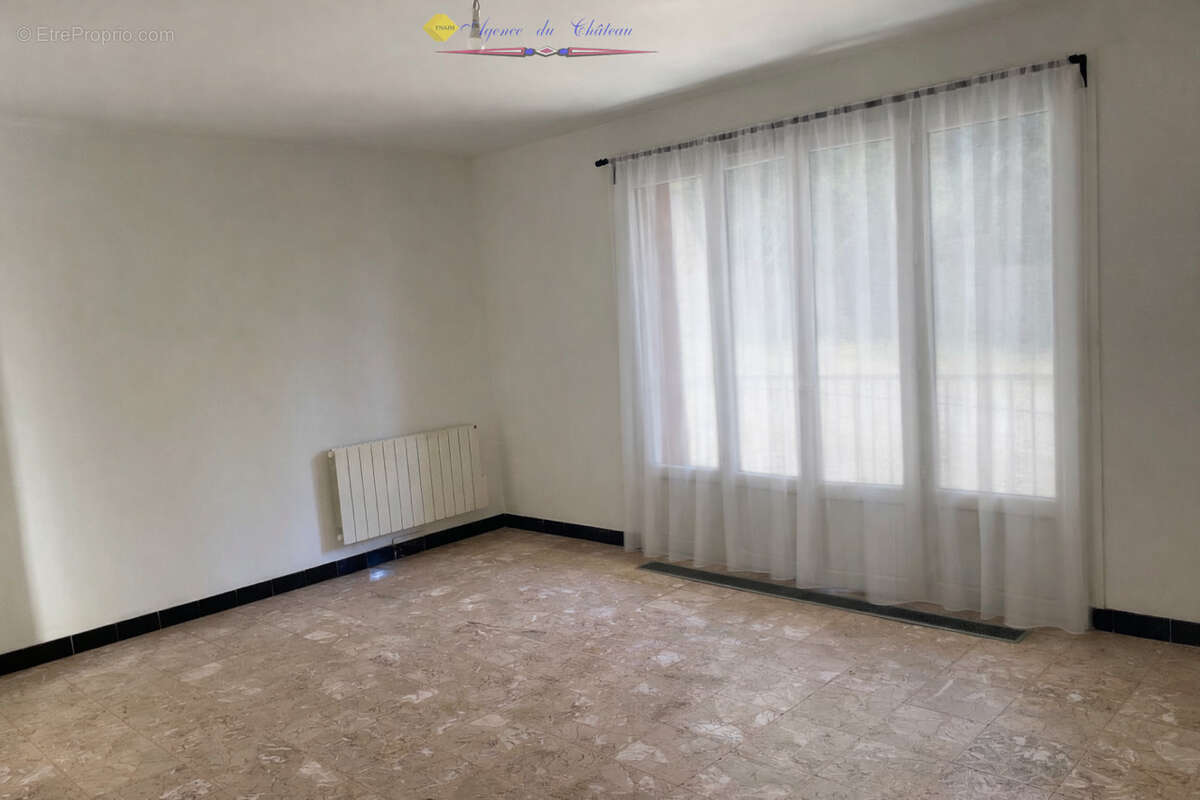n°2 - Appartement à LA CLAYETTE