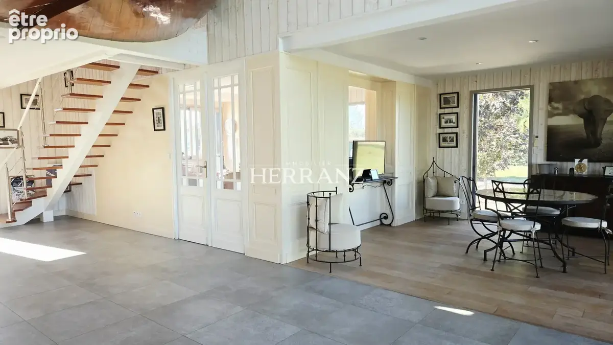 BUREAUX de 2015 -  220 m2 - photo 3