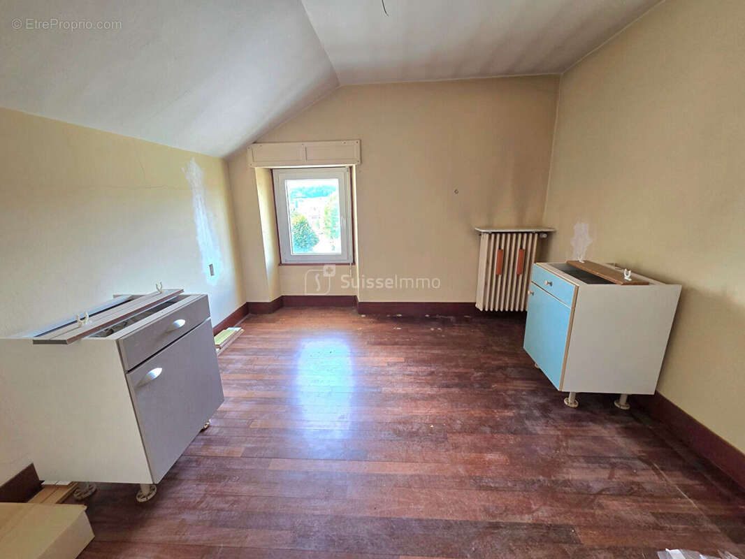 Appartement / plateau  t5 110 m² 89000 euros - photo 4