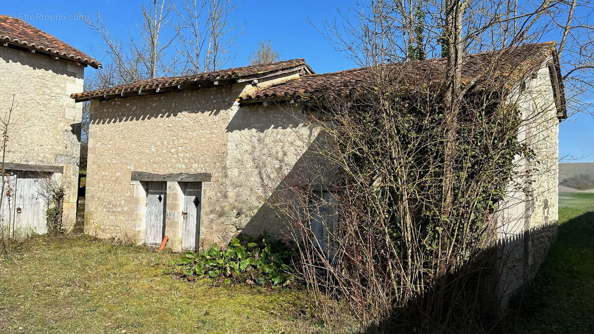 Maison à BOUTEILLES-SAINT-SEBASTIEN