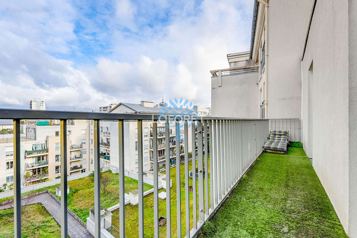 Appartement à LES LILAS