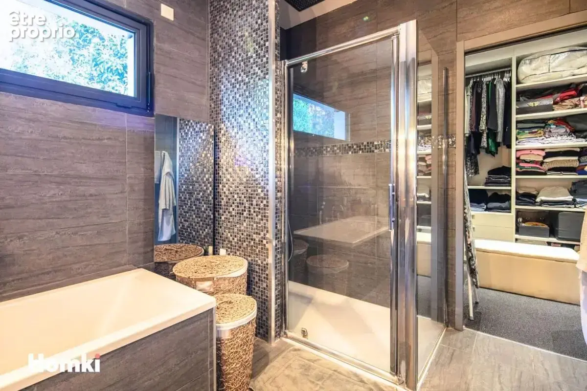 L'élégance d'une maison contemporaine, Le confort du plain-pied, maison de 118 m²à La Pierre 38570 - photo 10