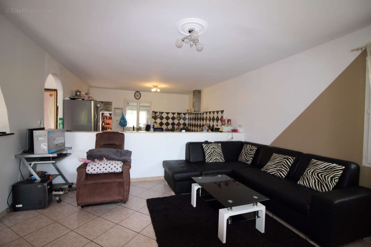 Maison de 210 m2. Terrain de 860 m2. - photo 3