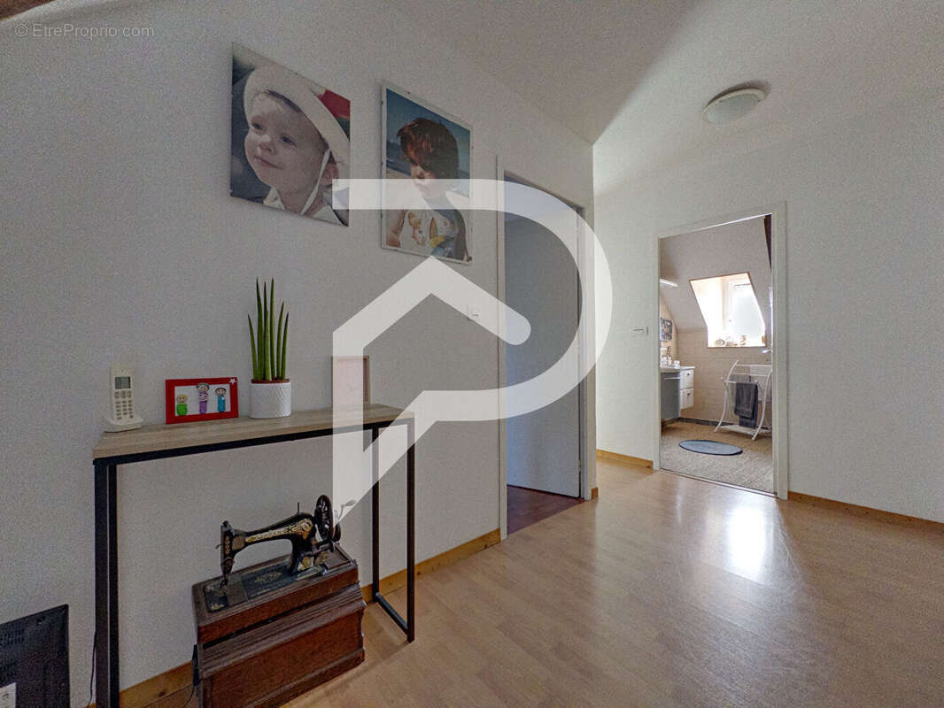 Maison à MONTIGNY-LENGRAIN