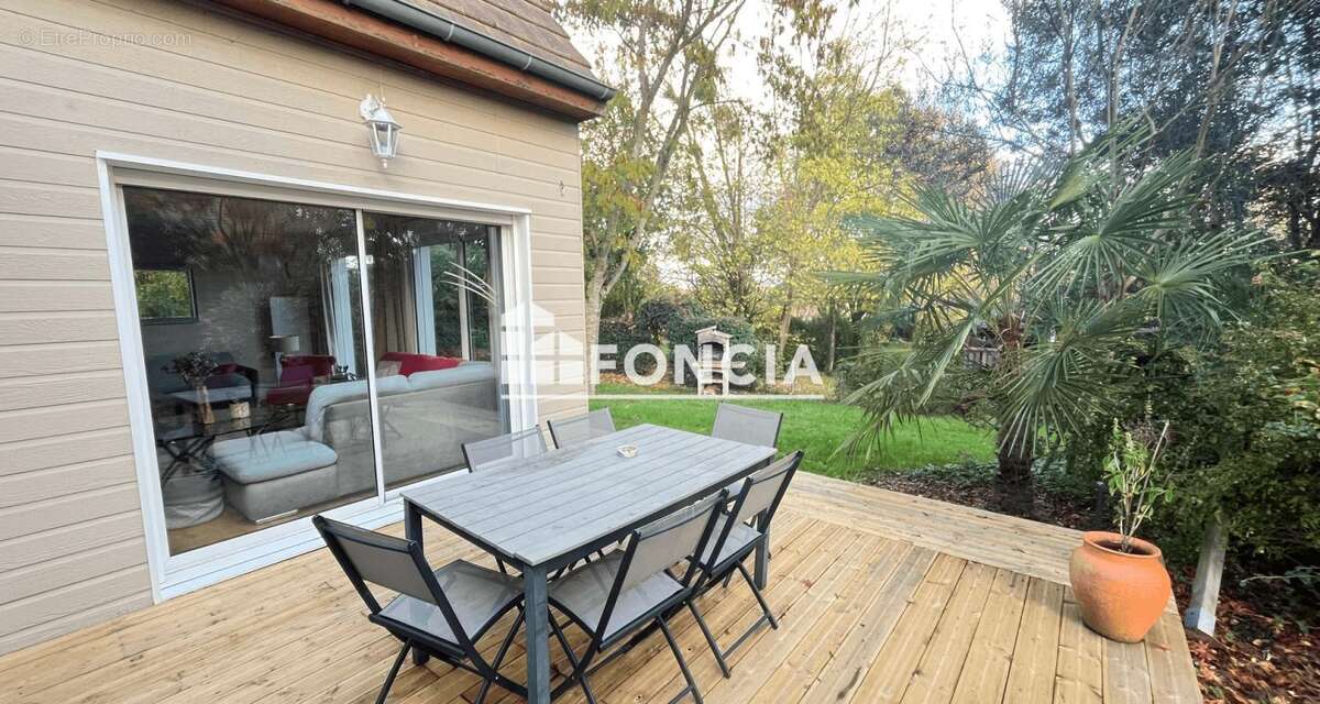 Maison à NOYEN-SUR-SARTHE