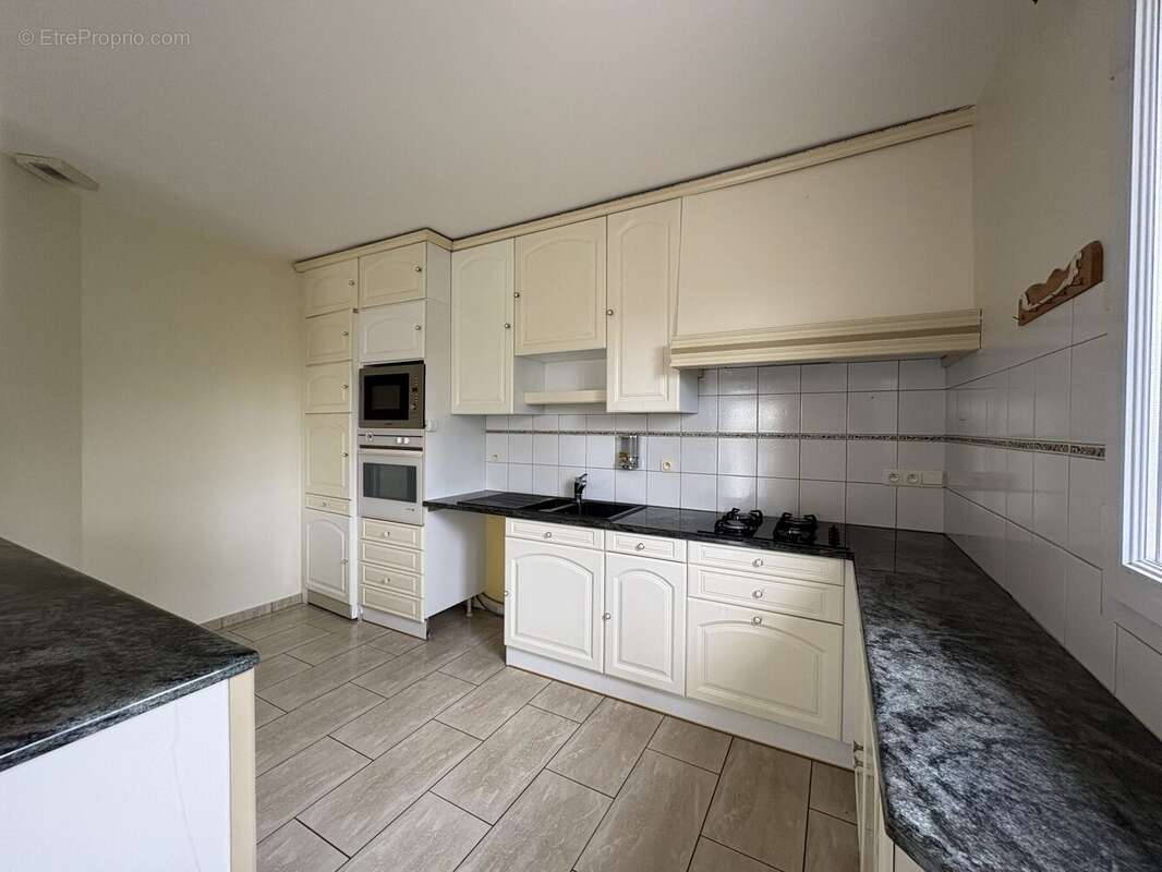 Maison à VILLEDIEU-LES-POELES