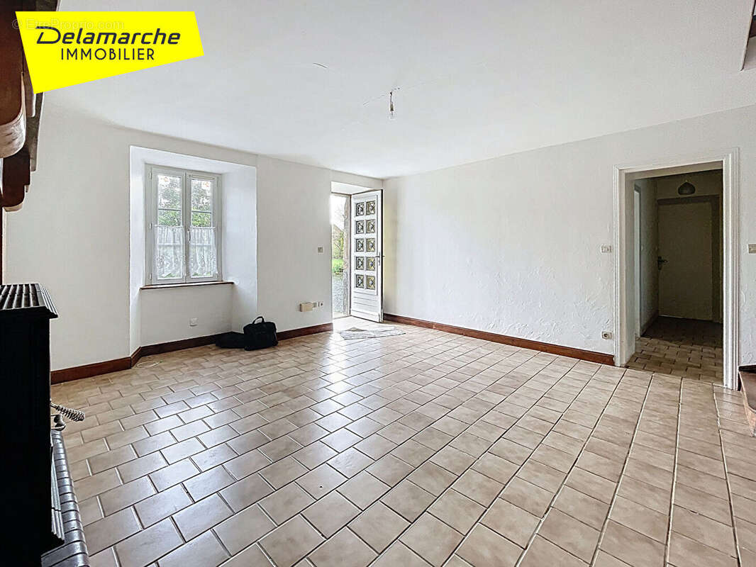 Maison à SAINT-SAUVEUR-LENDELIN