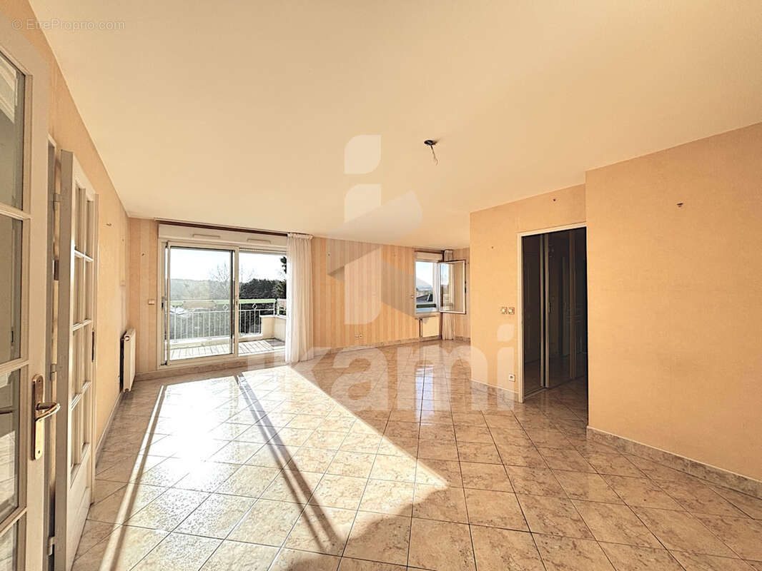 Appartement à CRAPONNE