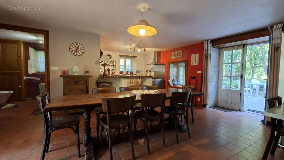 Maison 174 m² à Nancras  - photo 2