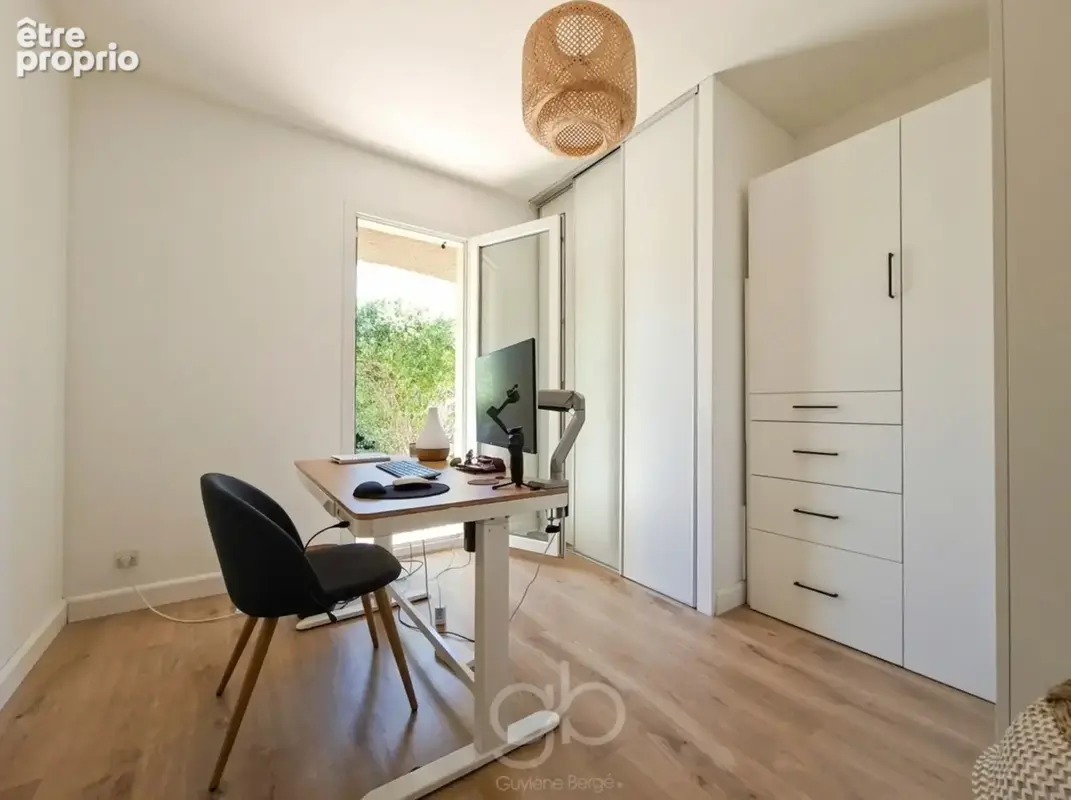 Sommieres (30250)  t5, 3 chambres  plain-pied  piscine, grand jardin au calme - photo 9