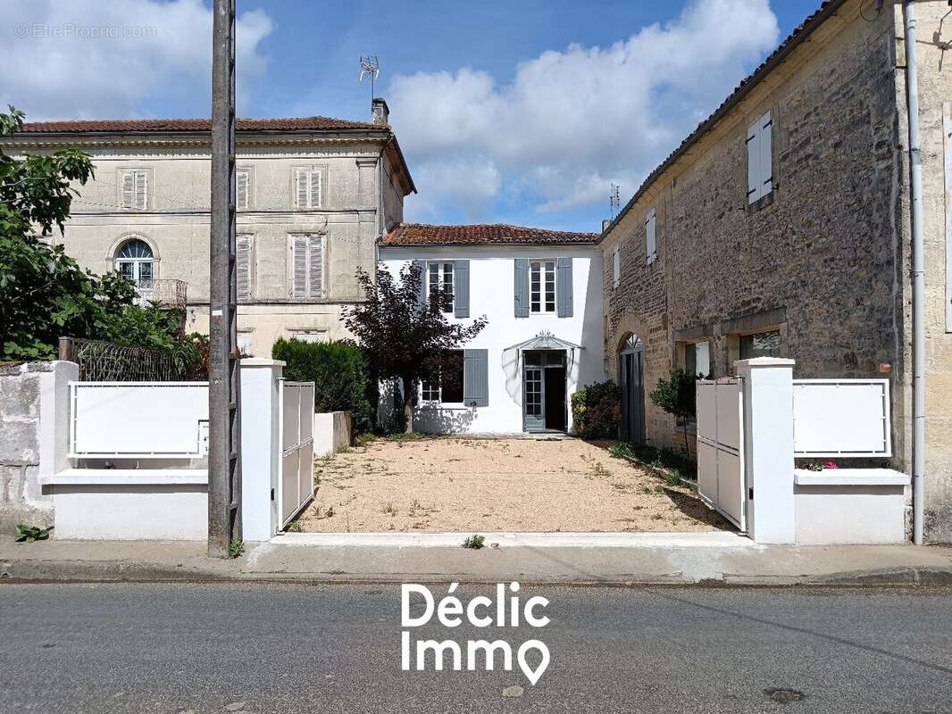 Ensemble immobilier - maison et longere - photo 2