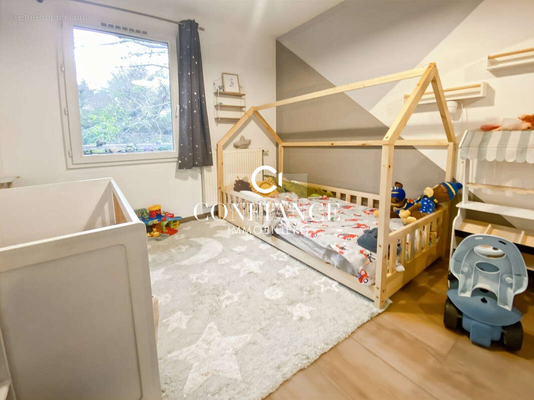 Appartement à EZE