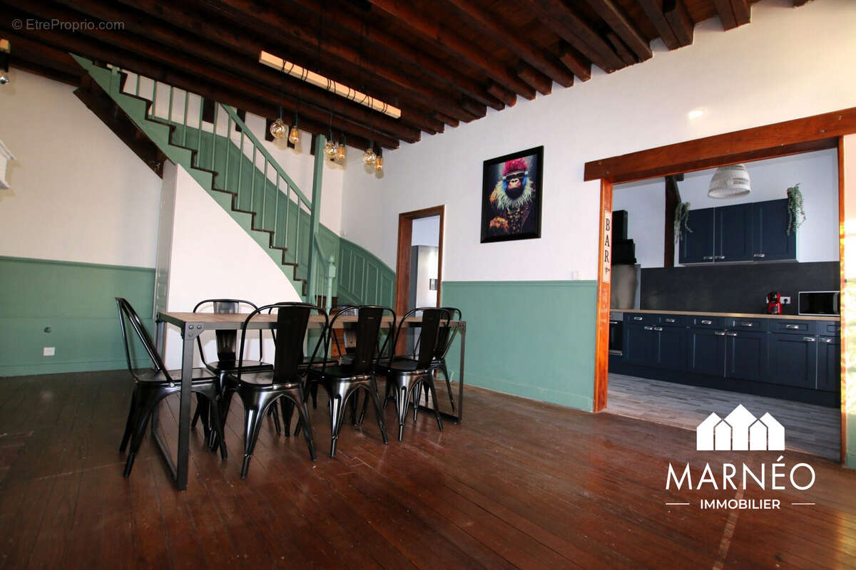 Salle à manger ouvert sur cuisine - Appartement à CHALONS-EN-CHAMPAGNE