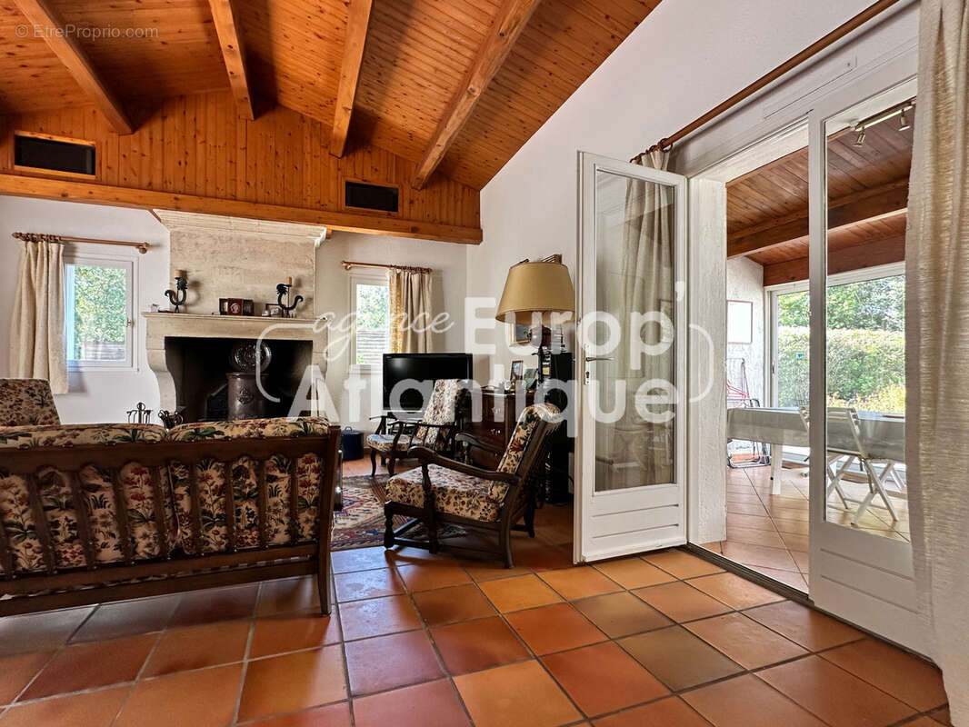 Villa avec piscine 200m2 habitables - Parc de la résidence - La Palmyre - photo 15