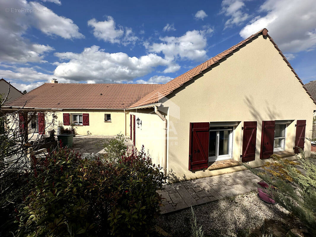 Maison à PONT-SUR-YONNE