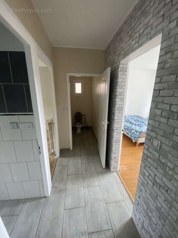 Sympathique maison de 85m2 sur Garage et Buanderie avec beau terrin de 800m2 piscinable - photo 12