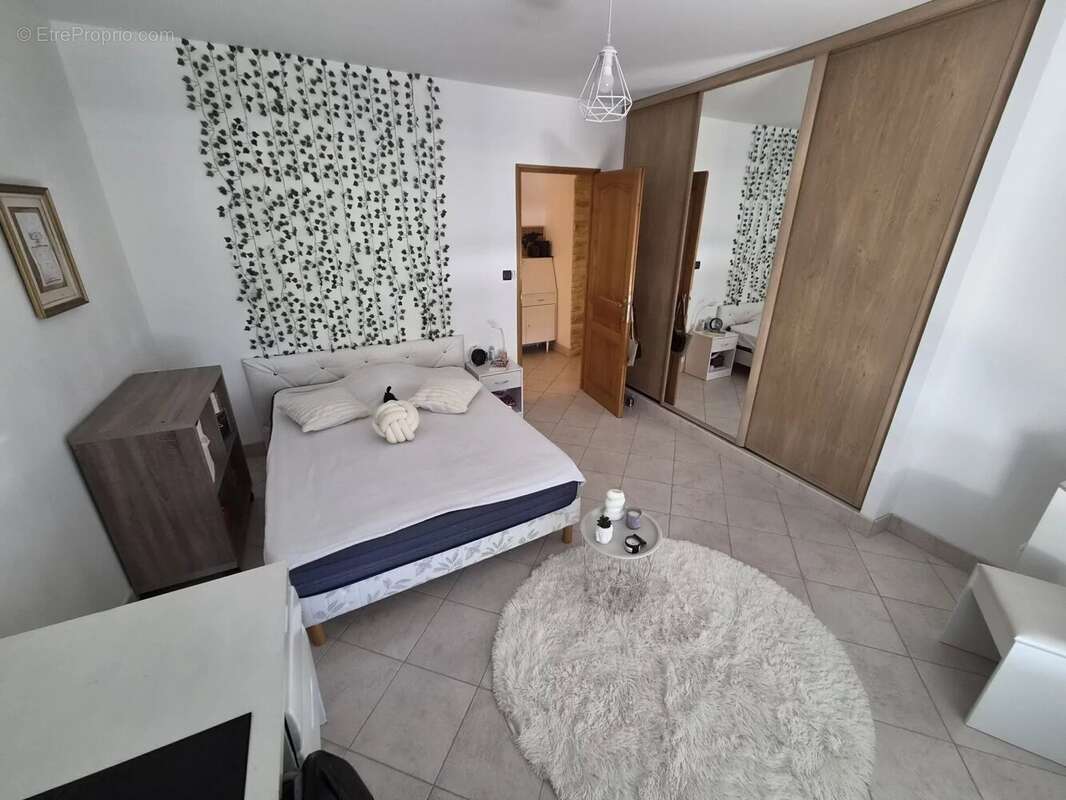 Fermette entierement renovee de 190 m2 sur un terrain de 5200 m2 avec piscine - photo 7