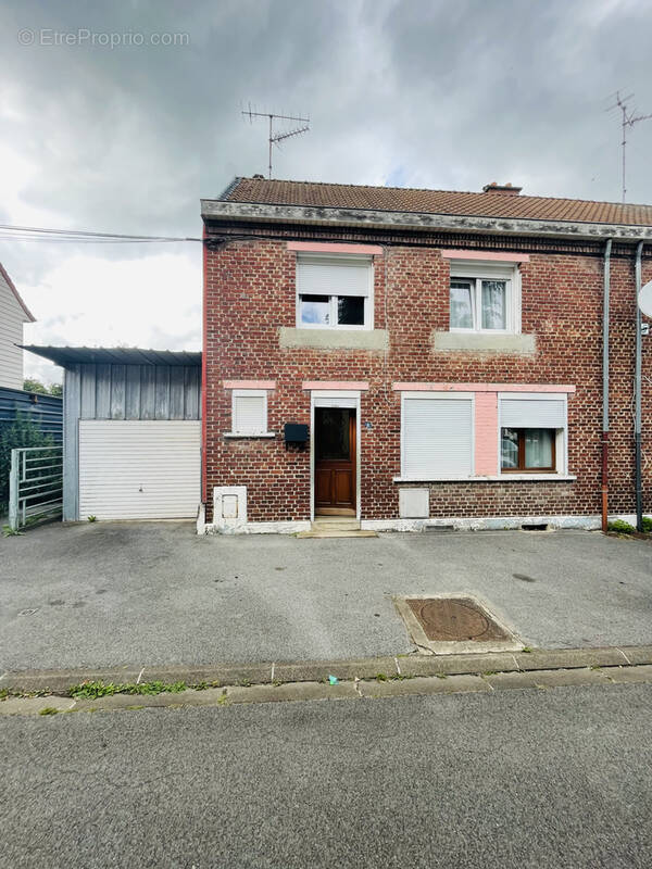 Maison semi mitoyenne 79 m2 à Louvroil - photo 1