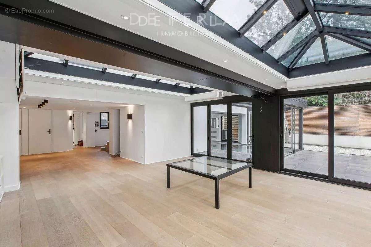 Maison à SAINT-MAUR-DES-FOSSES