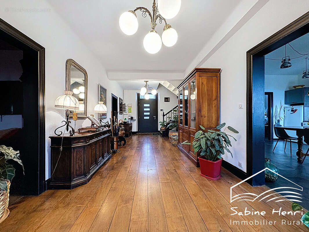 Maison à MIRANDOL-BOURGNOUNAC