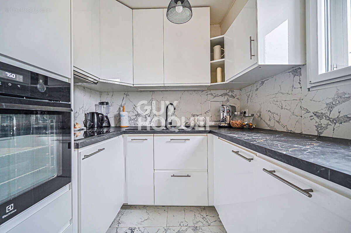 Appartement à CHARENTON-LE-PONT