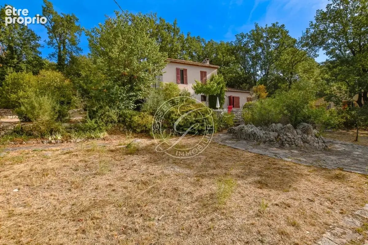FLAYOSC - Mas Provençal avec piscine et cave, proche village - photo 5