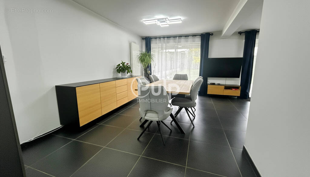 Maison à COURRIERES