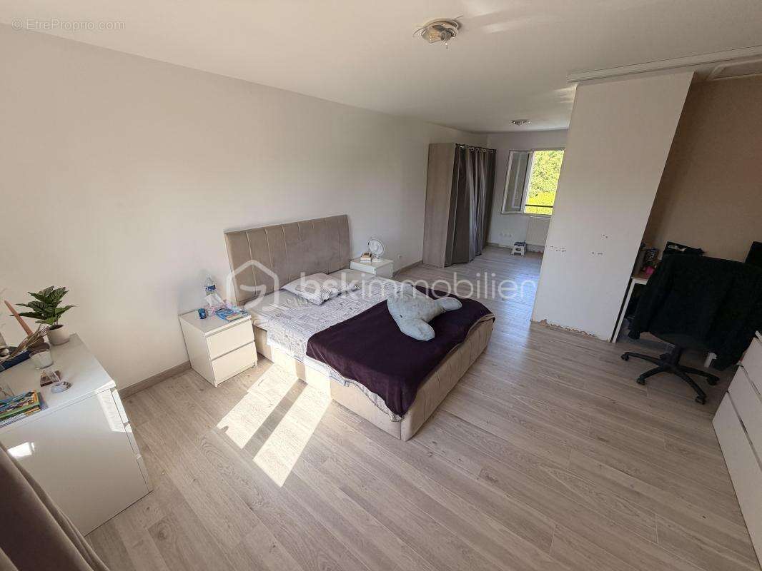 Maison familiale 155 m² avec Véranda, 4 chambres et grand terrain — Villemaréchal (77710) - photo 9