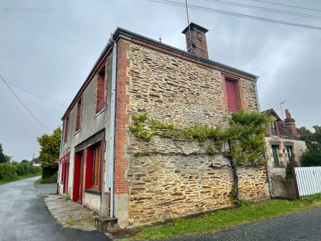 Maison en pierre en bon état avec dépendance 85500€ - photo 14
