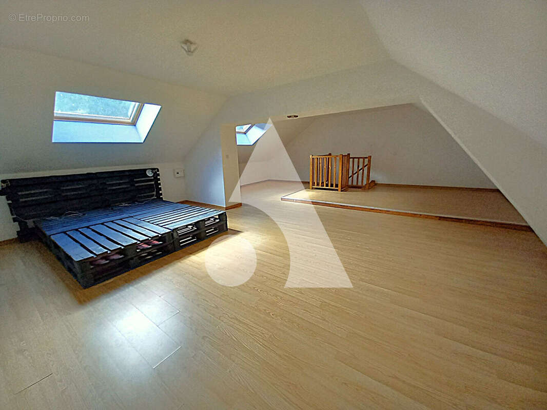 Maison à COUSOLRE