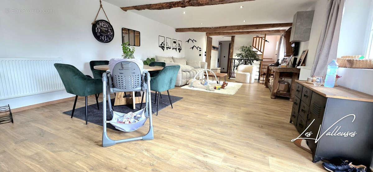 Maison à AVREMESNIL