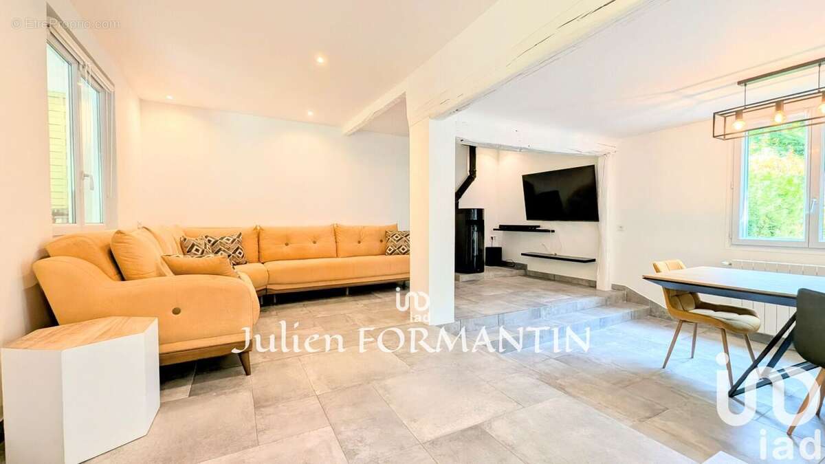 Photo 2 - Maison à ESBLY