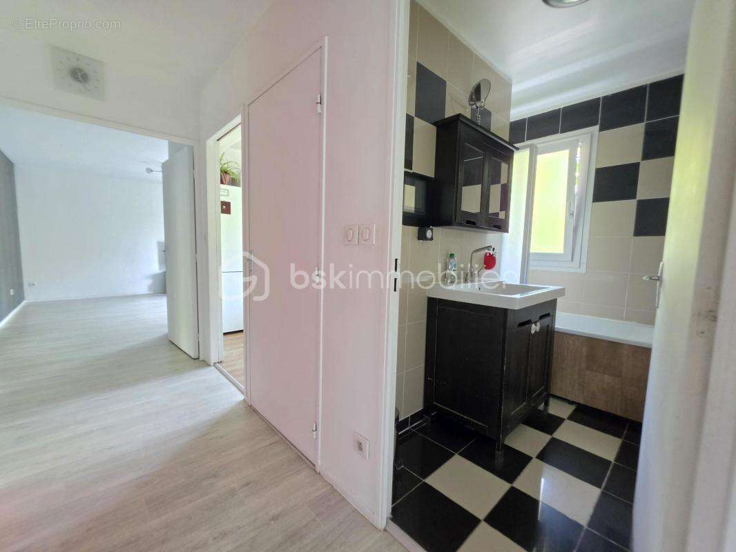 Appartement à DUGNY
